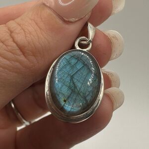 Stunning 13x17mm oval labradorite cabochon pendant in solid sterling silver!